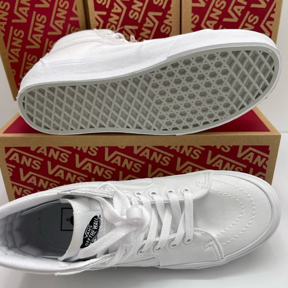 Vans Men’s Sk8-Hi Sneakers
True White
VN000D5IW00
Lifestyle, Original Icon, Canv - Picture 7 of 16